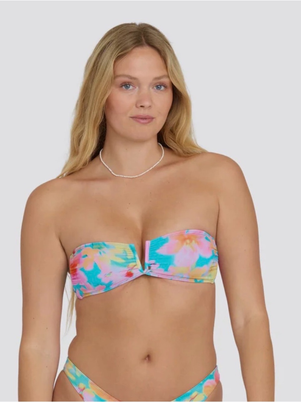 Billabong Pipe Dreams V Bandeau Bikini Top size medium.